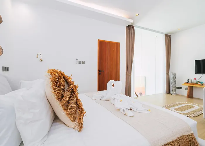 Surya - Luxurious 2br Private In Quiet Area Of